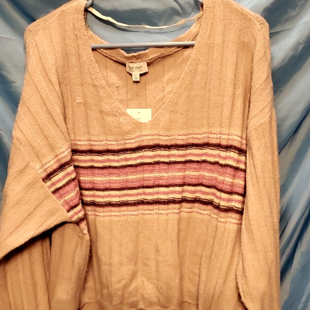 Cute crop sweater with stripe feature